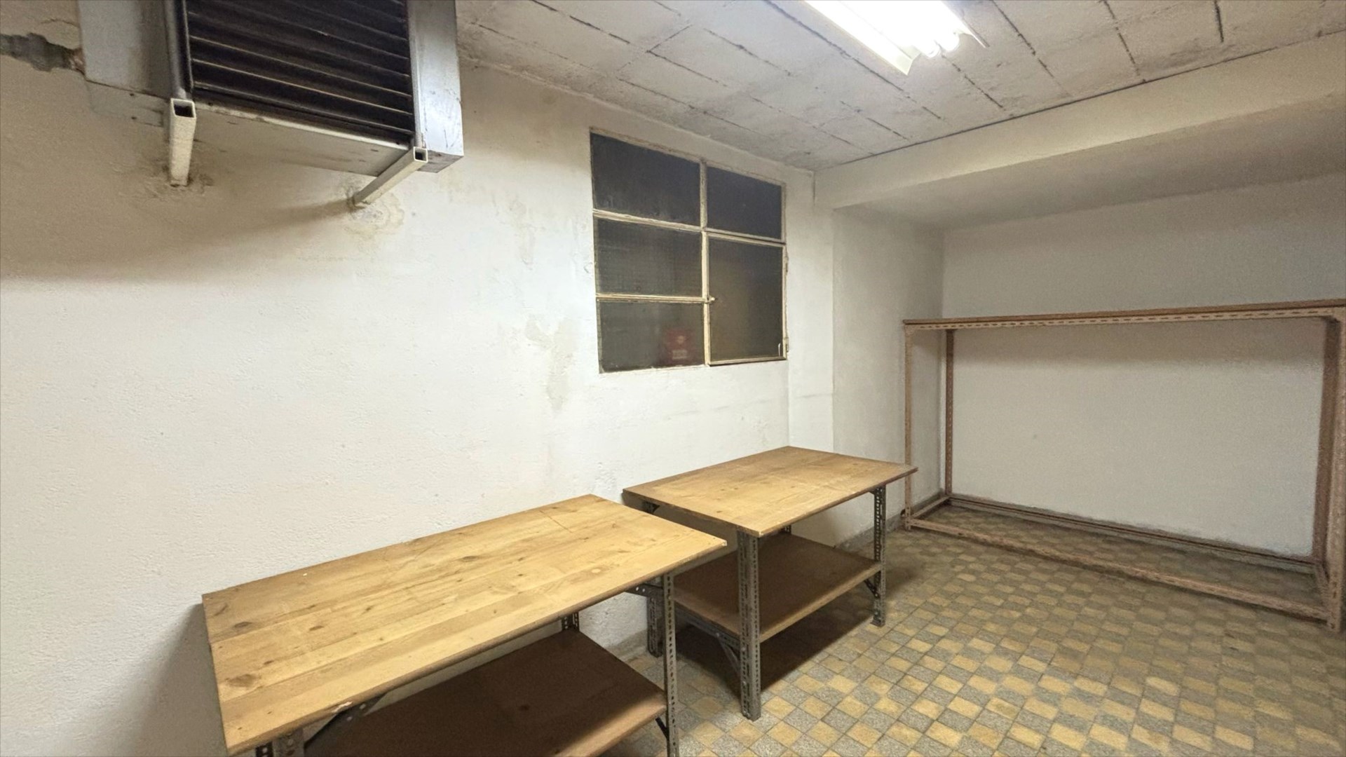 location local-commercial 