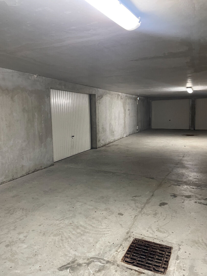Parking - Garage  