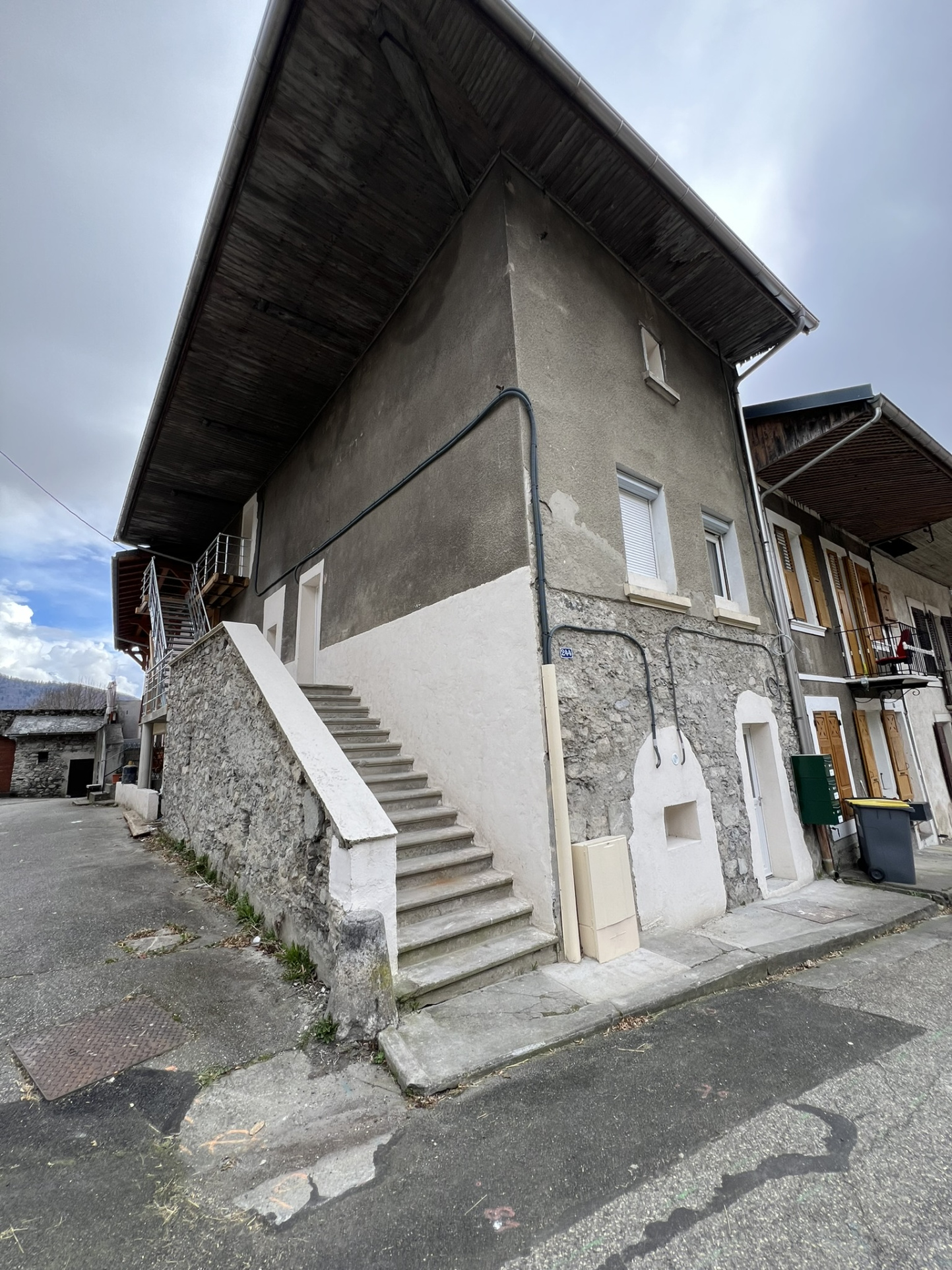 Immeuble  - 144 m² GRESY SUR ISERE