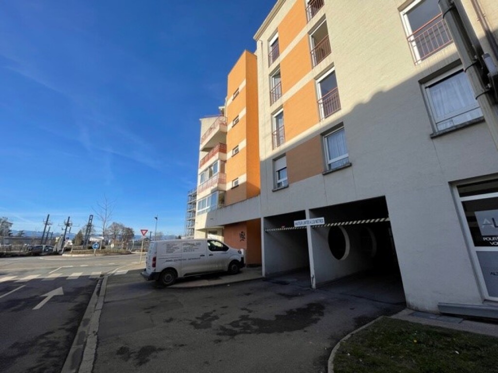 location parking ANNEMASSE